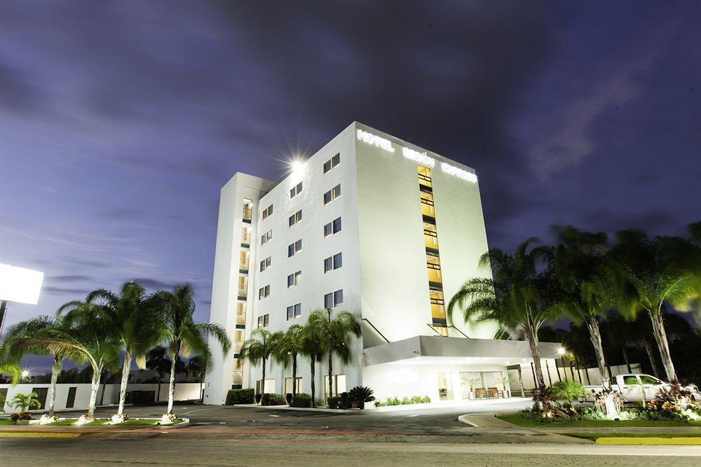 Mision Express Monterrey Aeropuerto La Fe Hotel Apodaca Exterior photo